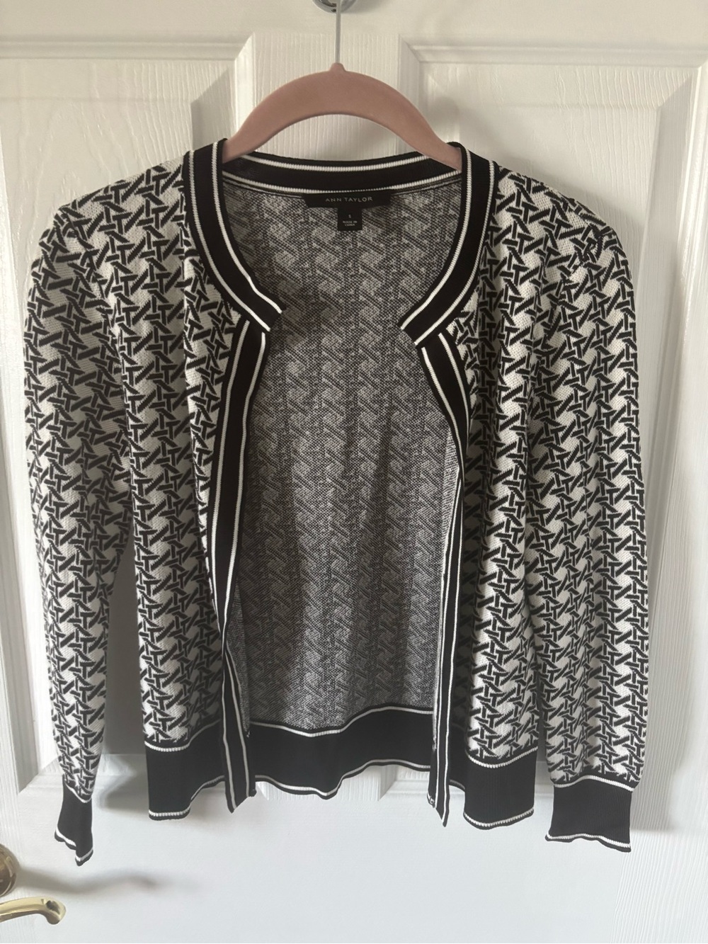 Ann Taylor Black and White Geometric Open-Front Basketweave Cardigan